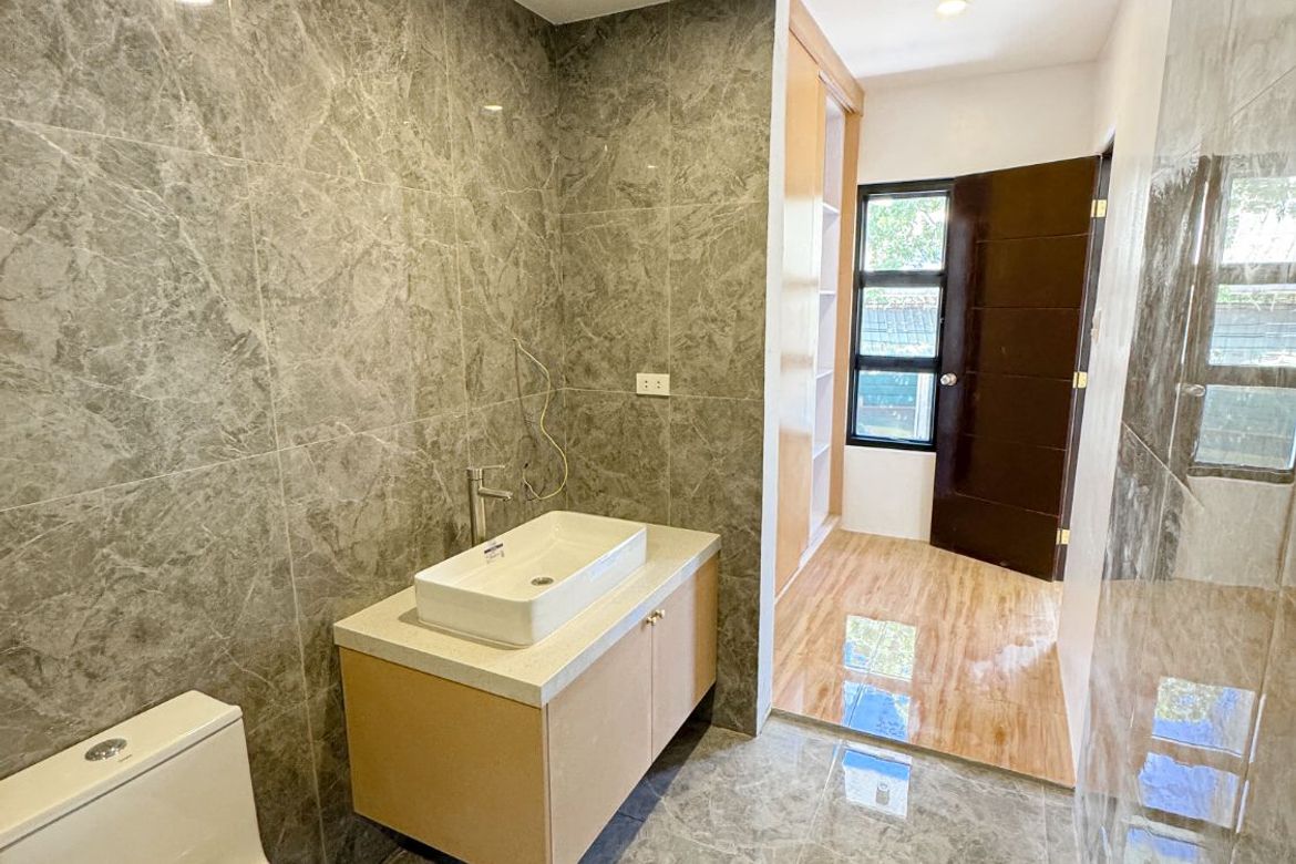 4 Bedroom House for Sale in Pilar, Las Piñas, Metro Manila – photo 6