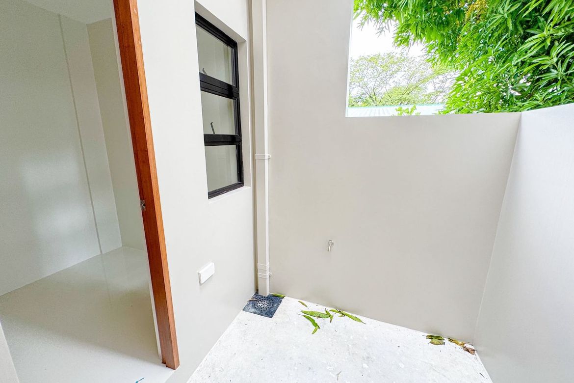 4 Bedroom House for Sale in Pilar, Las Piñas, Metro Manila – photo 3