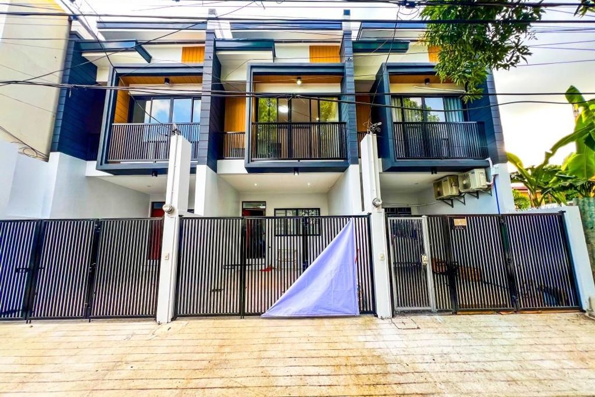 4 Bedroom House for Sale in Pilar, Las Piñas, Metro Manila