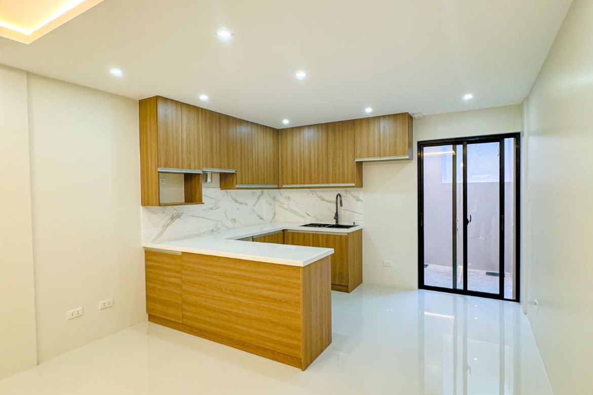 4 Bedroom House for Sale in Pilar, Las Piñas, Metro Manila – photo 6