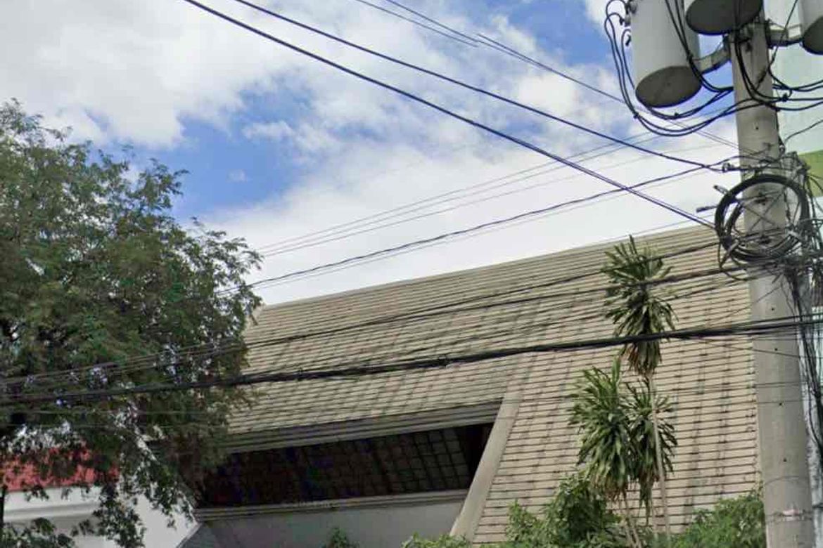 4 Bedroom House for Sale in Pinyahan, Quezon City, Metro Manila near MRT-3 Kamuning – photo 2