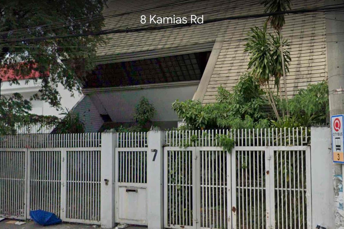 4 Bedroom House for Sale in Pinyahan, Quezon City, Metro Manila near MRT-3 Kamuning – photo 3