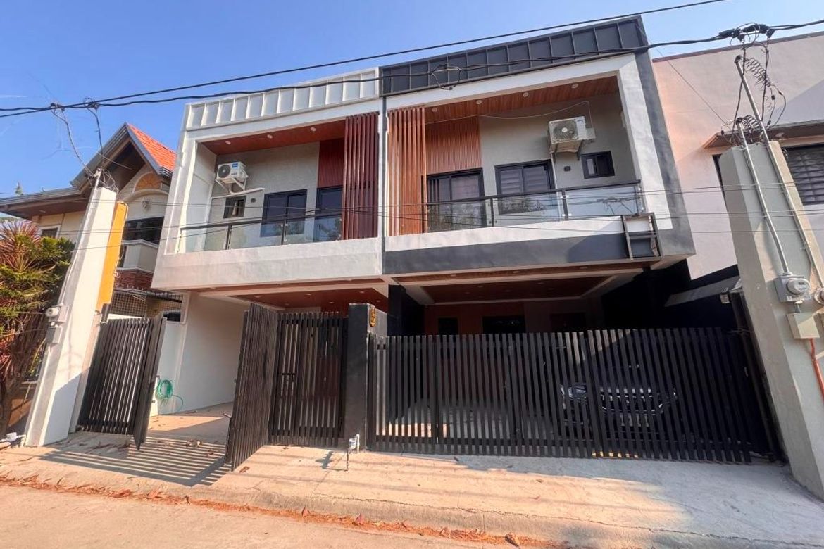 4 Bedroom House for Sale in Poblacion, Muntinlupa, Metro Manila – photo 2
