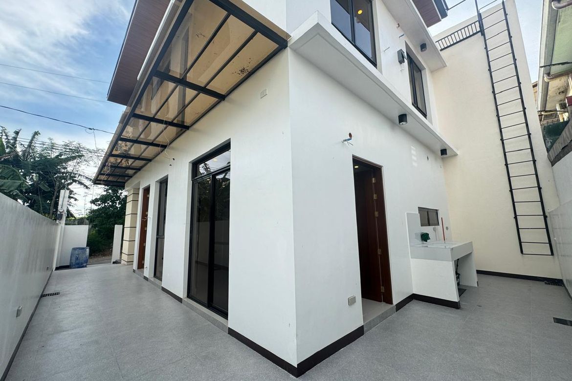 4 Bedroom House for Sale in Poblacion, Muntinlupa, Metro Manila – photo 6