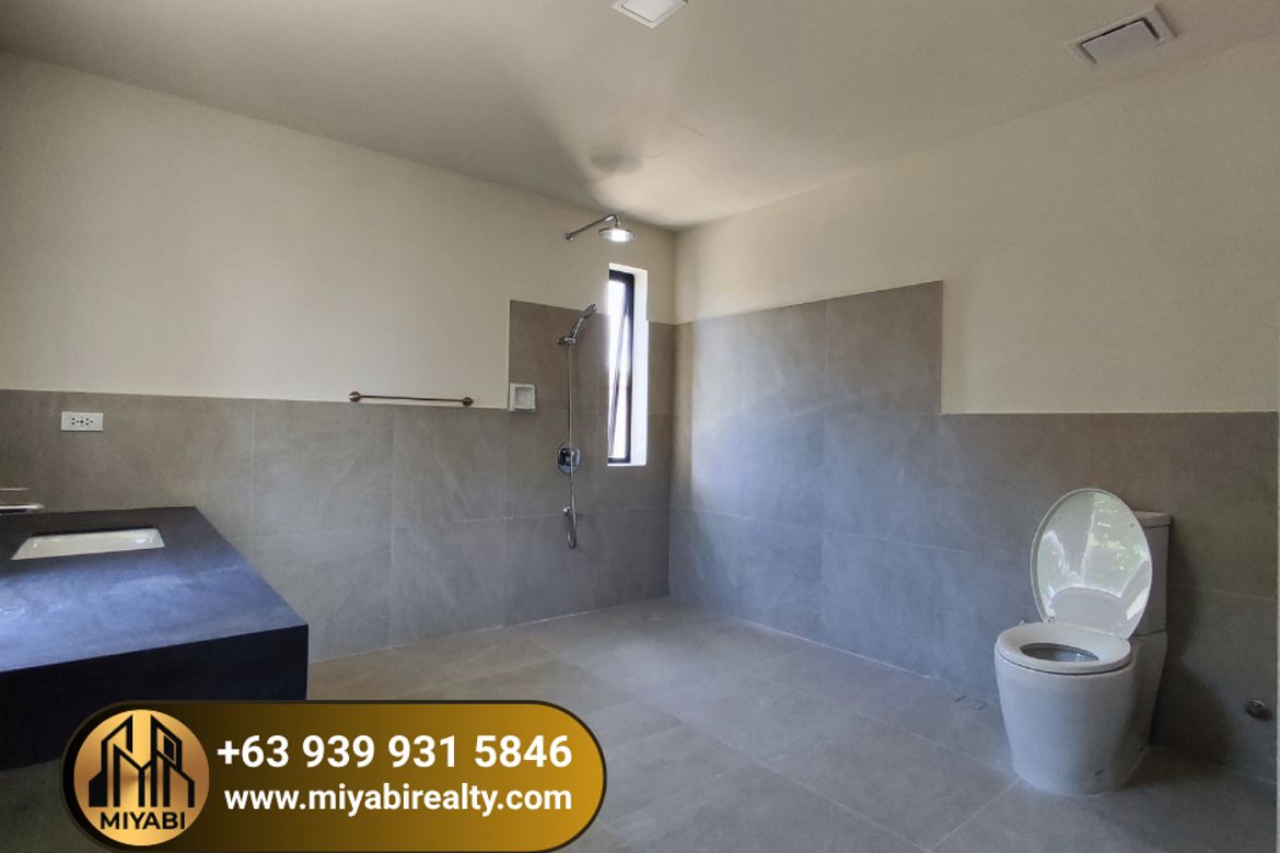 4 Bedroom House for Sale in Poblacion, San Juan, Batangas – photo 3