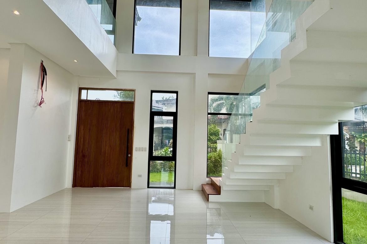 4 Bedroom House for Sale in Portofino Heights, Almanza Dos, Las Piñas, Metro Manila – photo 5