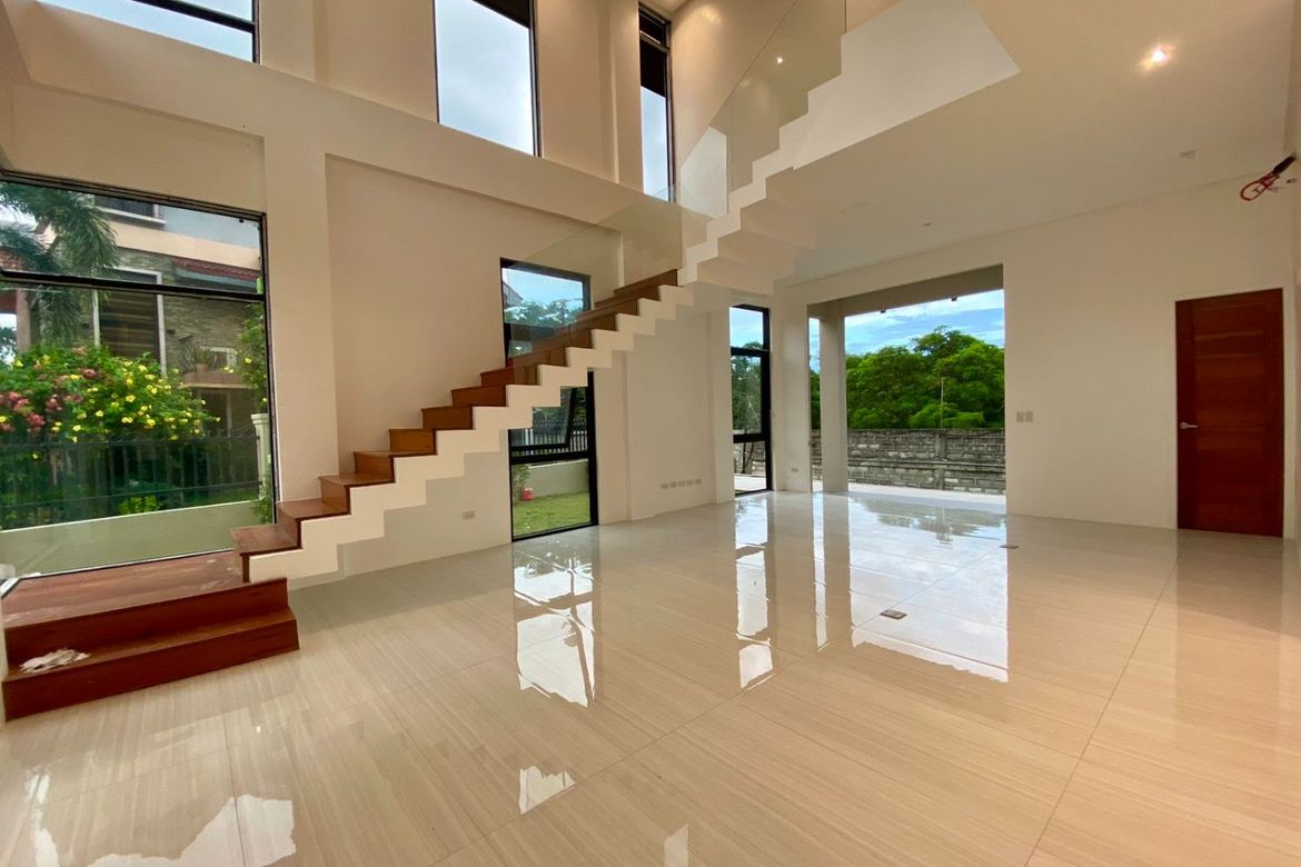 4 Bedroom House for Sale in Portofino Heights, Almanza Dos, Las Piñas, Metro Manila – photo 3