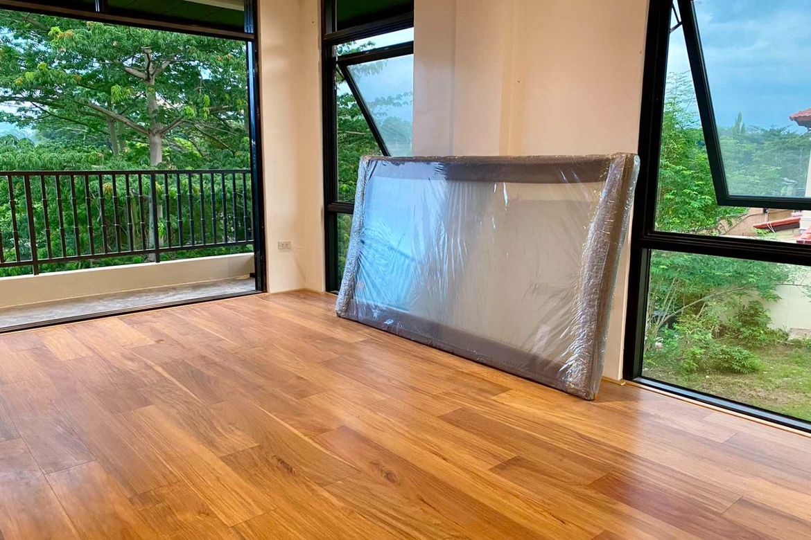 4 Bedroom House for Sale in Portofino Heights, Almanza Dos, Las Piñas, Metro Manila – photo 8