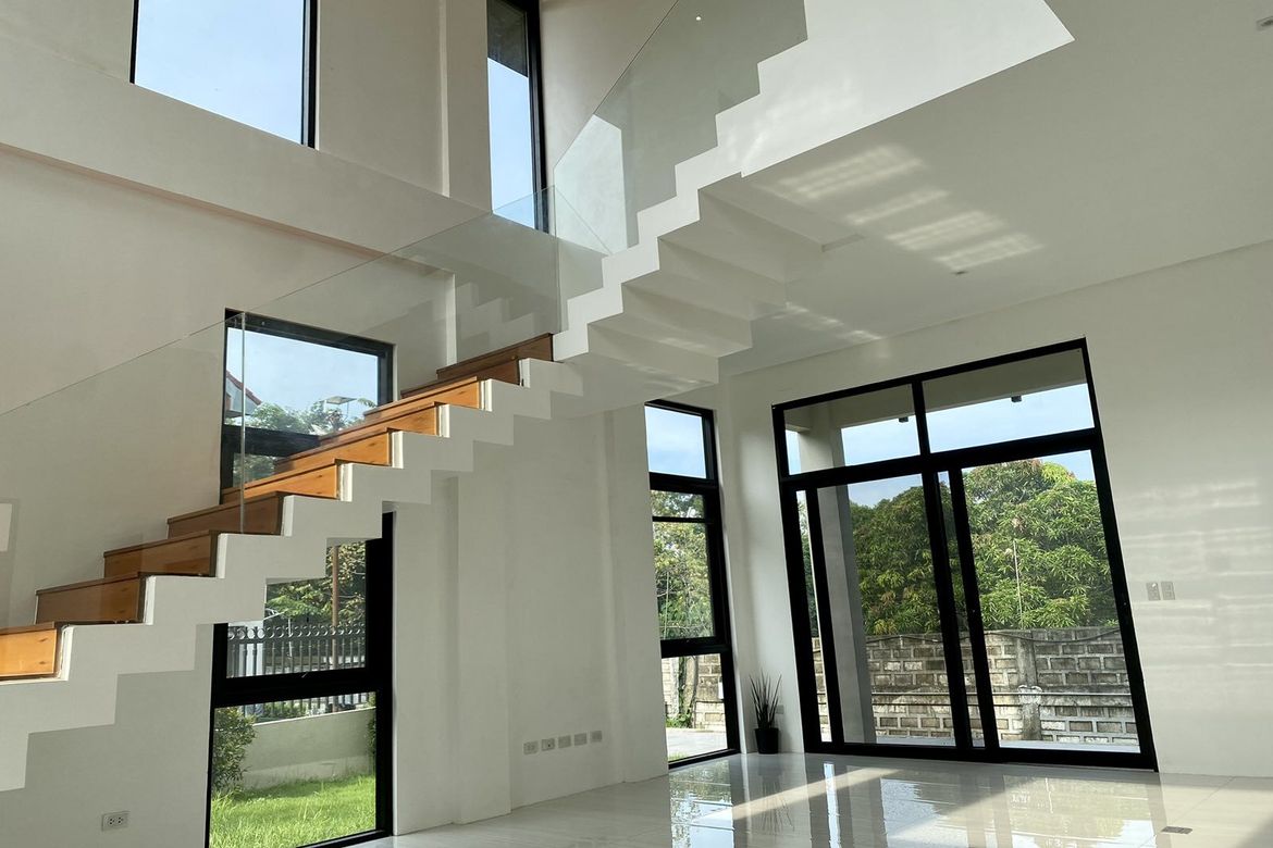 4 Bedroom House for Sale in Portofino Heights, Almanza Dos, Las Piñas, Metro Manila – photo 4
