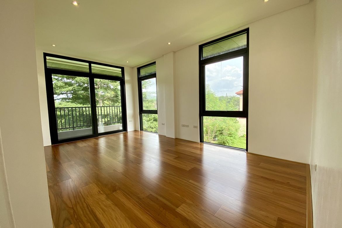 4 Bedroom House for Sale in Portofino Heights, Almanza Dos, Las Piñas, Metro Manila – photo 8