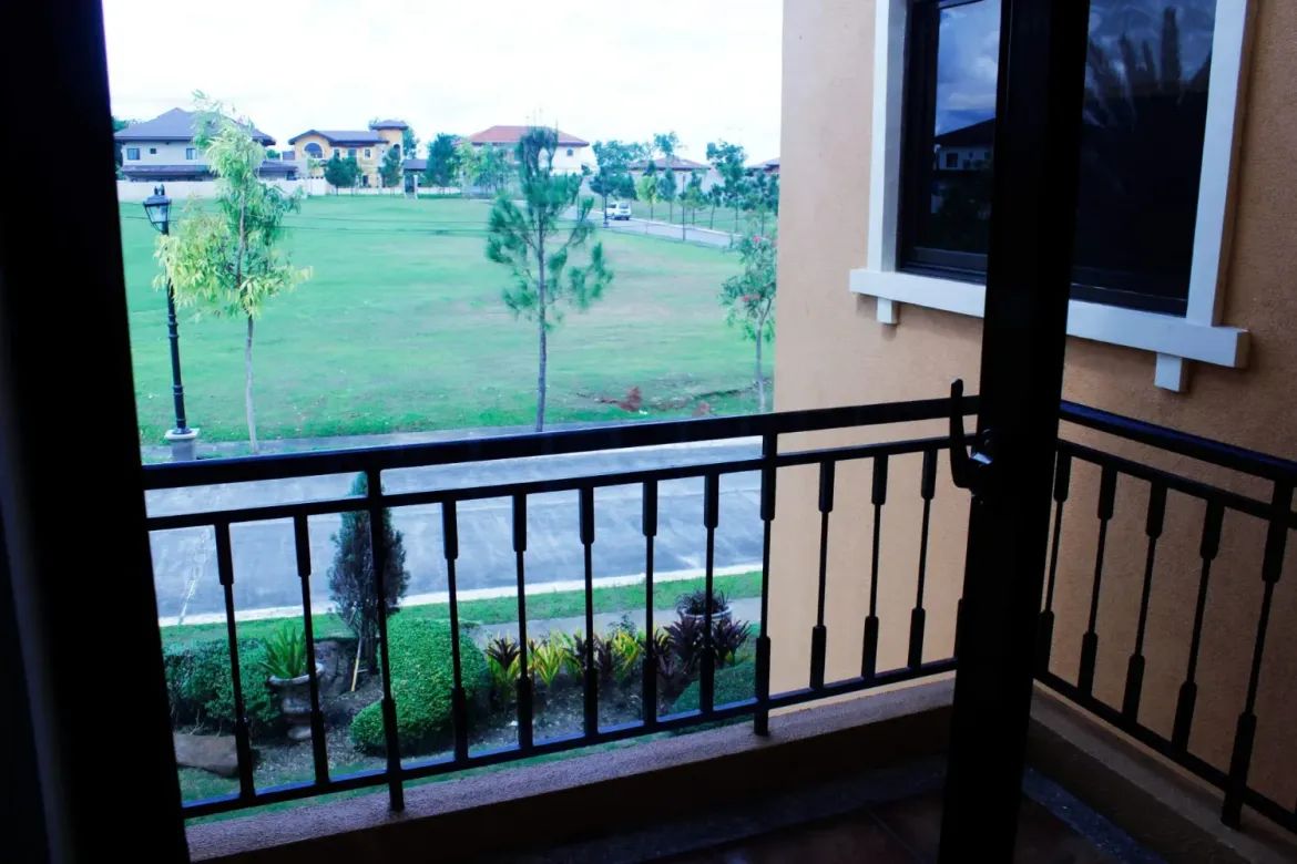 4 Bedroom House for Sale in Portofino Heights, Almanza Dos, Las Piñas, Metro Manila – photo 7