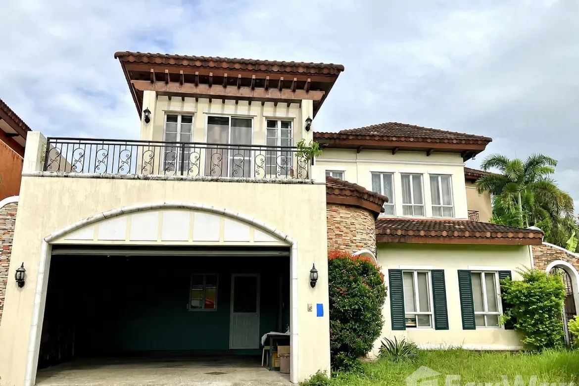 4 Bedroom House for Sale in Portofino South, Poblacion, Muntinlupa, Metro Manila