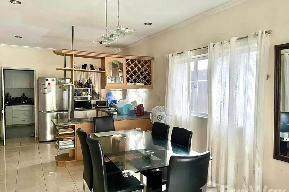 4 Bedroom House for Sale in Portofino South, Poblacion, Muntinlupa, Metro Manila – photo 3