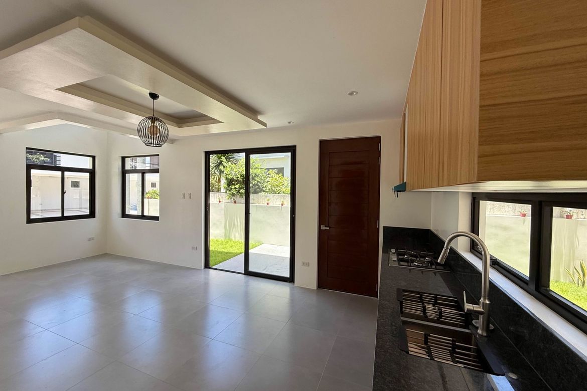 4 Bedroom House for Sale in Pramana Residential Park, Malitlit, Santa Rosa, Laguna – photo 7