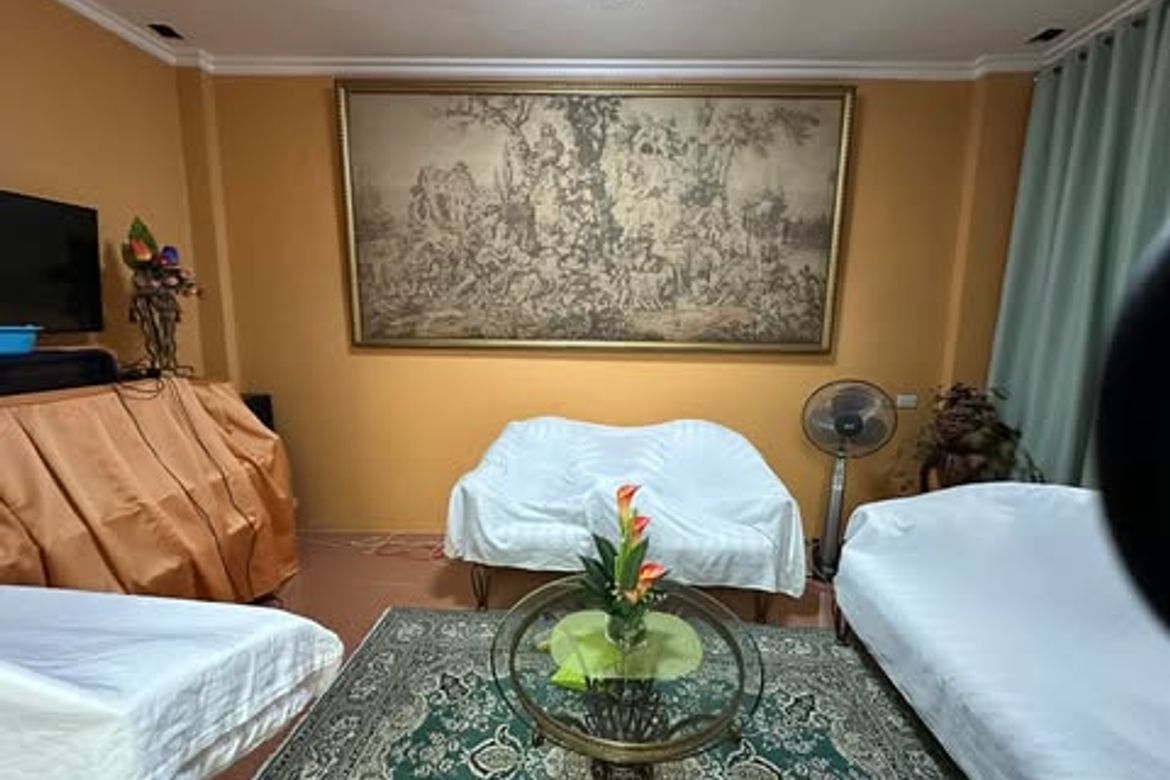 4 Bedroom House for Sale in Pulang Lupa Dos, Las Piñas, Metro Manila – photo 6