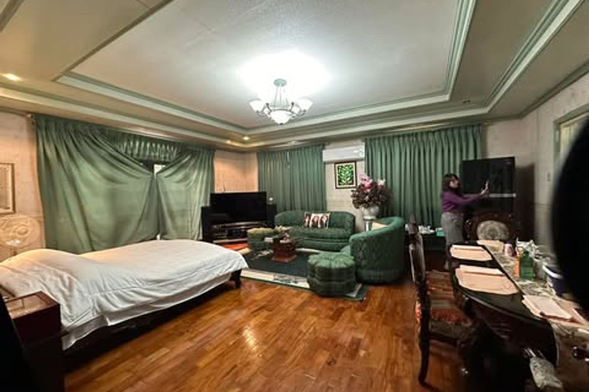 4 Bedroom House for Sale in Pulang Lupa Dos, Las Piñas, Metro Manila – photo 7