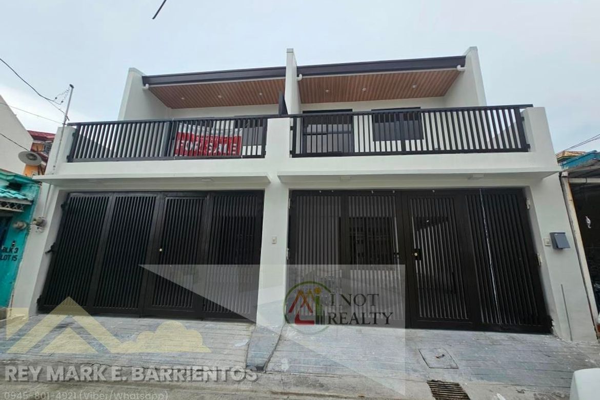 4 Bedroom House for Sale in Pulang Lupa Dos, Las Piñas, Metro Manila