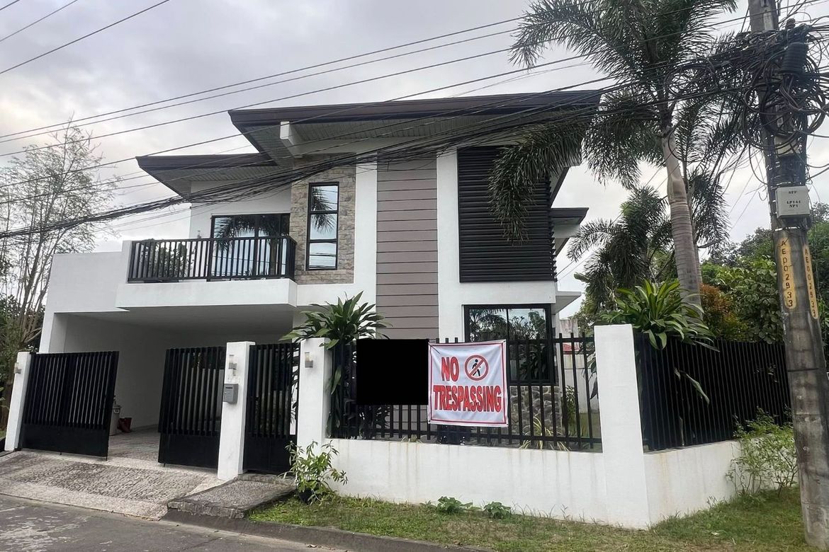 4 Bedroom House for Sale in Pulung Bulu, San Fernando, Pampanga