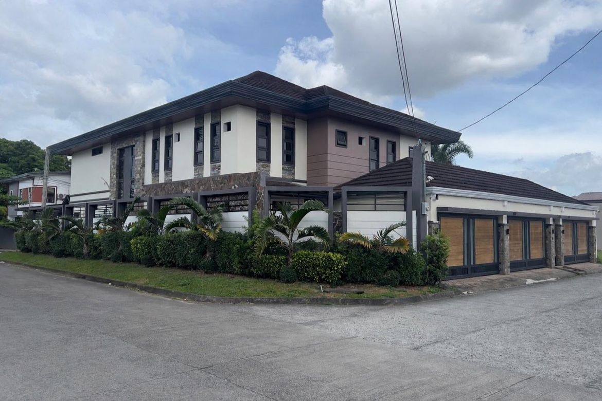 4 Bedroom House for Sale in Pulung Bulu, San Fernando, Pampanga