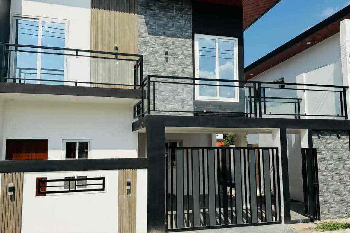 4 Bedroom House for Sale in Pulung Maragul, Angeles, Pampanga