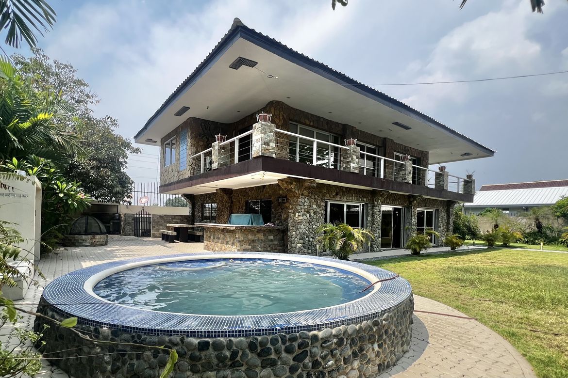4 Bedroom House for Sale in Pundaquit, San Antonio, Zambales