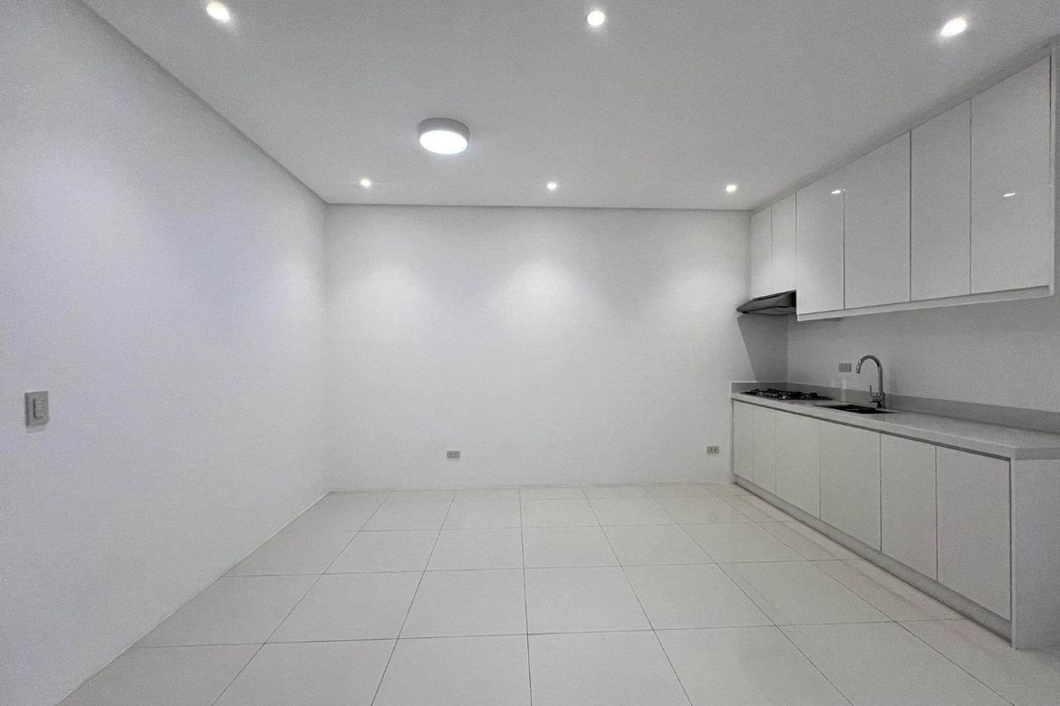 4 Bedroom House for Sale in Quirino 2-A, Quezon City, Metro Manila near LRT-2 Anonas – photo 3