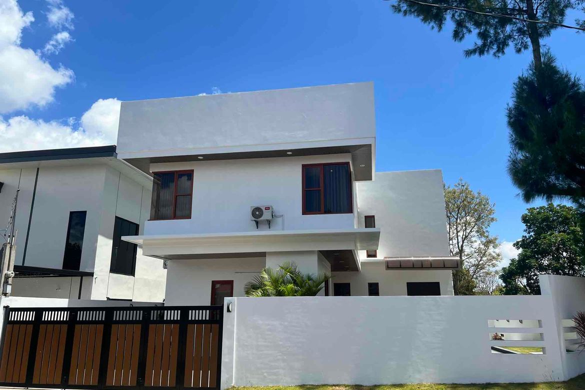 4 Bedroom House for Sale in Royale Tagaytay Estates, Buck Estate, Alfonso, Cavite – photo 2