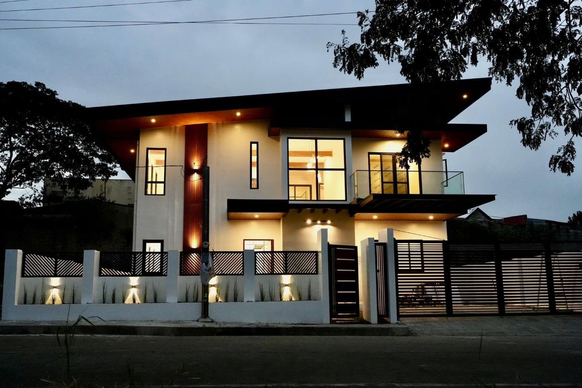 4 Bedroom House for Sale in Salawag, Dasmariñas, Cavite