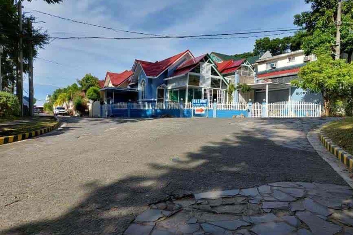4 Bedroom House for Sale in San Antonio, San Pedro, Laguna