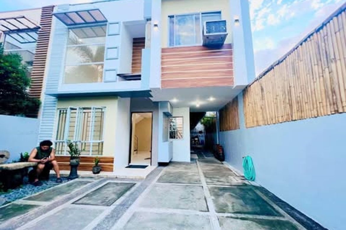 4 Bedroom House for Sale in San Isidro, Cainta, Rizal