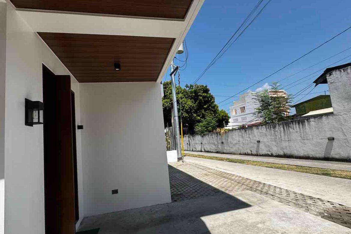 4 Bedroom House for Sale in San Isidro, Parañaque, Metro Manila – photo 5