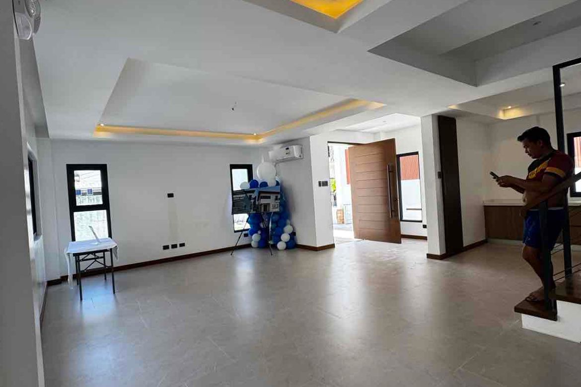 4 Bedroom House for Sale in San Isidro, Parañaque, Metro Manila – photo 7