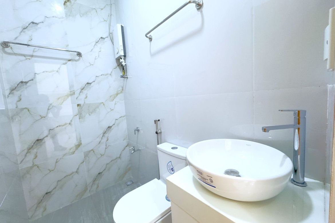 4 Bedroom House for Sale in San Isidro, Parañaque, Metro Manila – photo 5