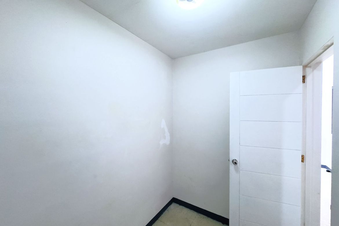 4 Bedroom House for Sale in San Isidro, Parañaque, Metro Manila – photo 8