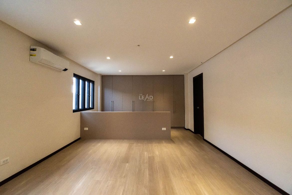 4 Bedroom House for Sale in San Isidro, Parañaque, Metro Manila – photo 8