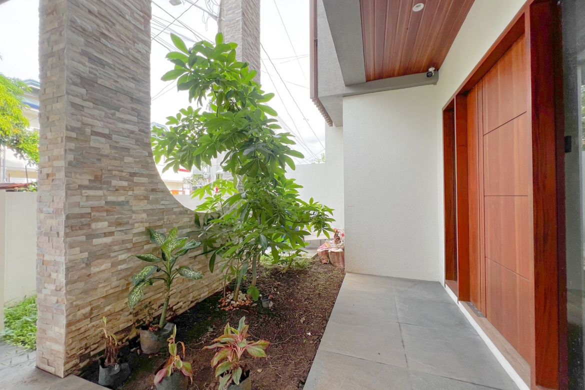 4 Bedroom House for Sale in San Isidro, Parañaque, Metro Manila – photo 8