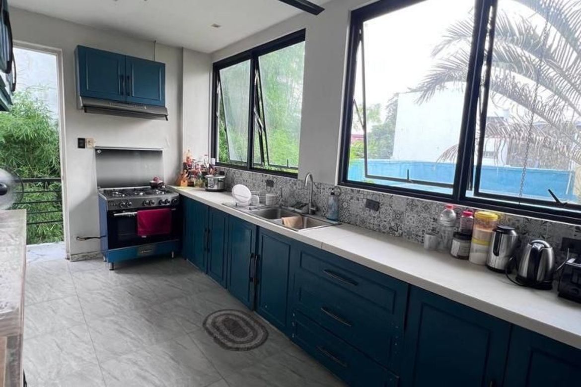 4 Bedroom House for Sale in San Juan, Metro Manila – photo 6