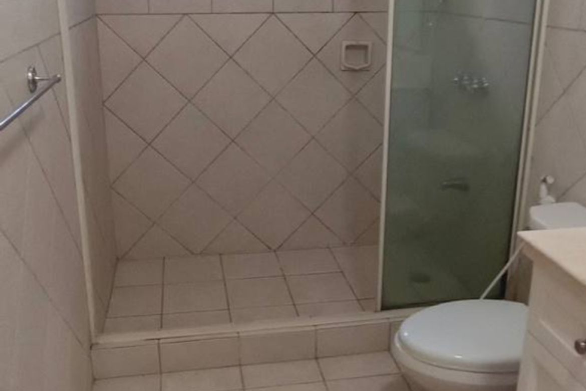 4 Bedroom House for Sale in San Lorenzo, Makati City near MRT-3 Ayala – photo 15