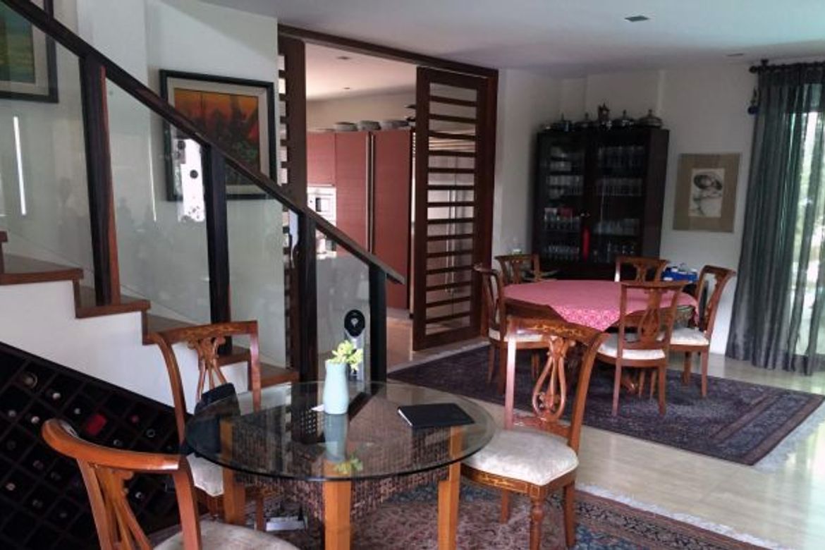 4 Bedroom House for Sale in San Lorenzo, Makati, Metro Manila near MRT-3 Ayala – photo 2
