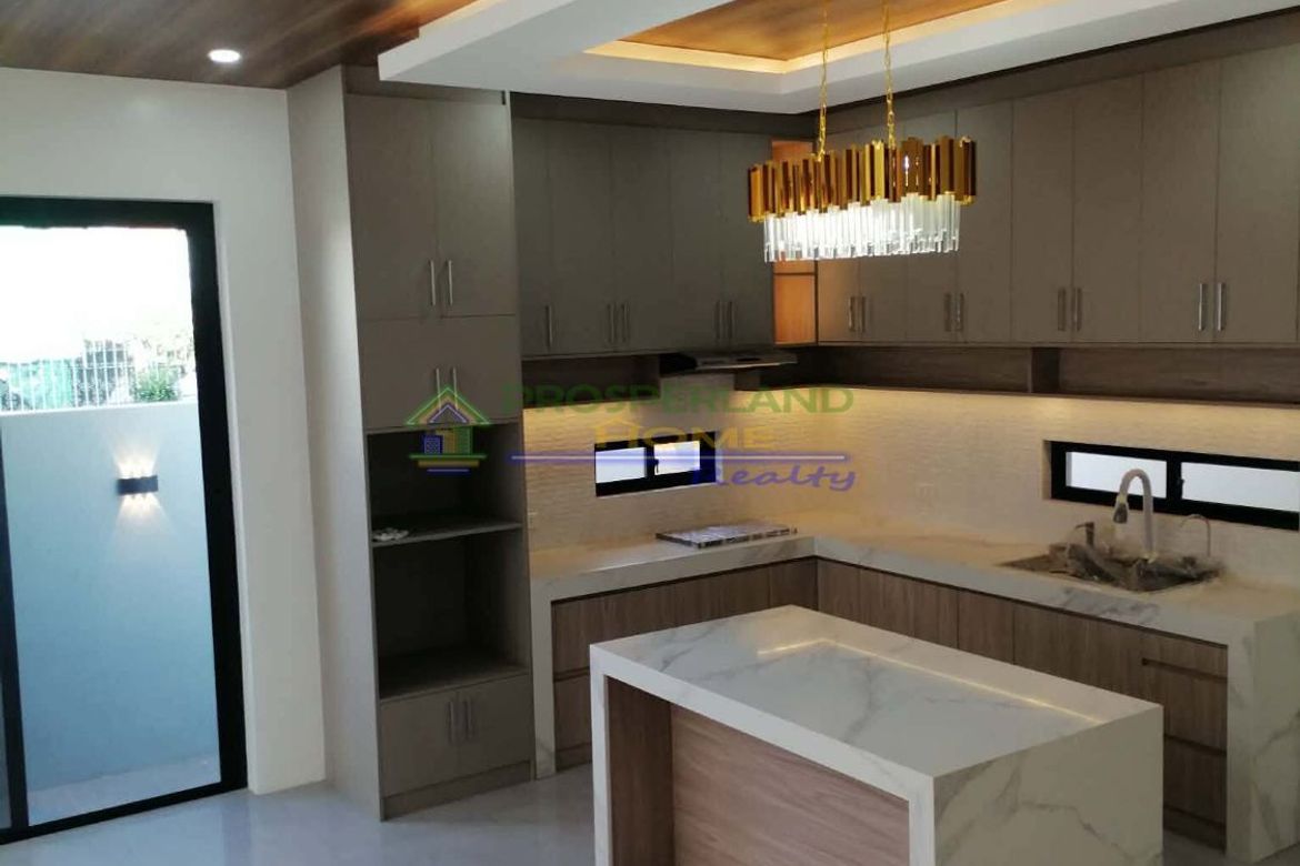4 Bedroom House for Sale in San Nicolas, Pasig, Metro Manila – photo 6
