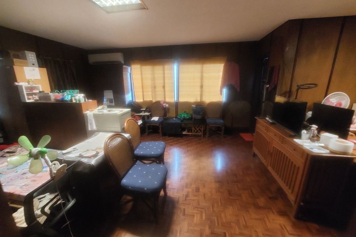 4 Bedroom House for Sale in San Nicolas, Pasig, Metro Manila