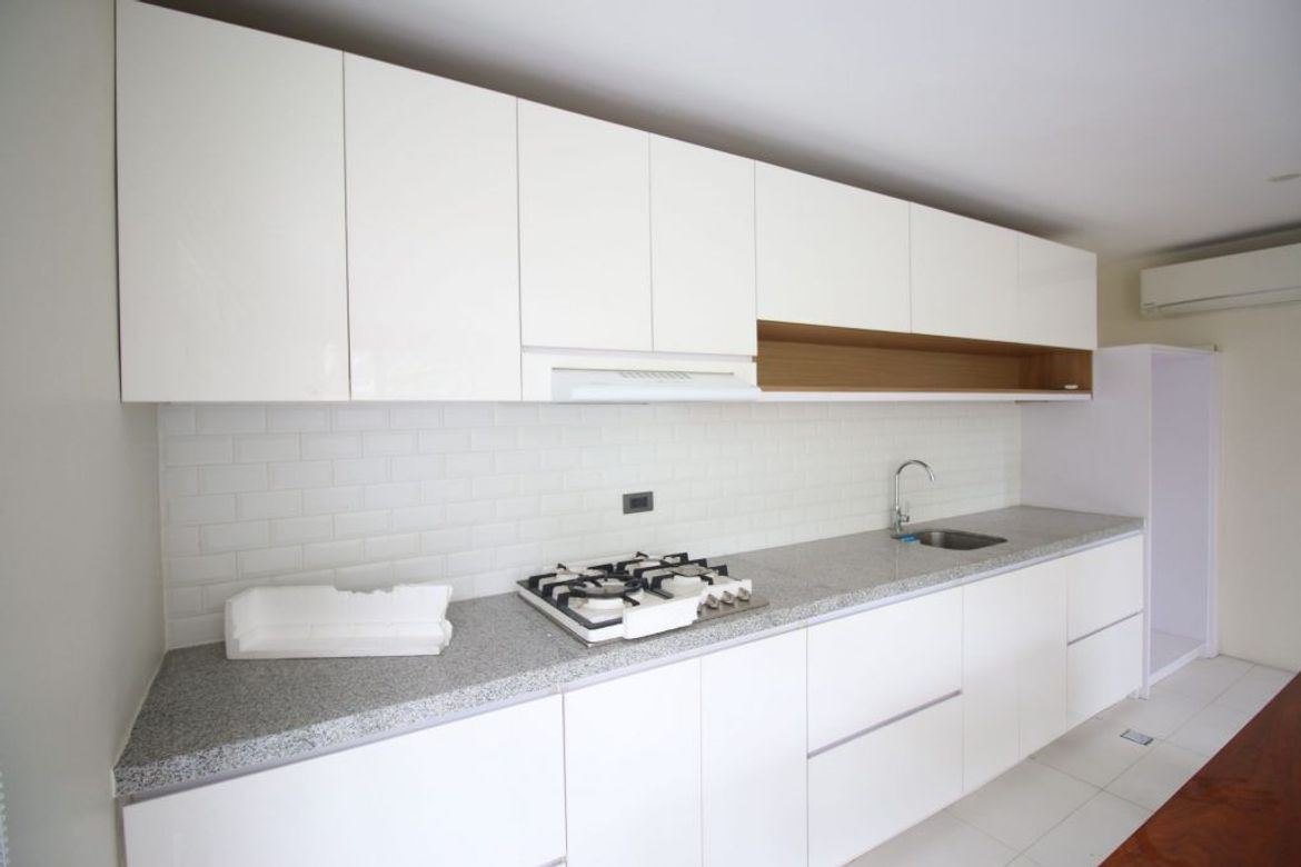 4 Bedroom House for Sale in Santa Cruz, Manila, Metro Manila near LRT-1 Doroteo Jose – photo 8