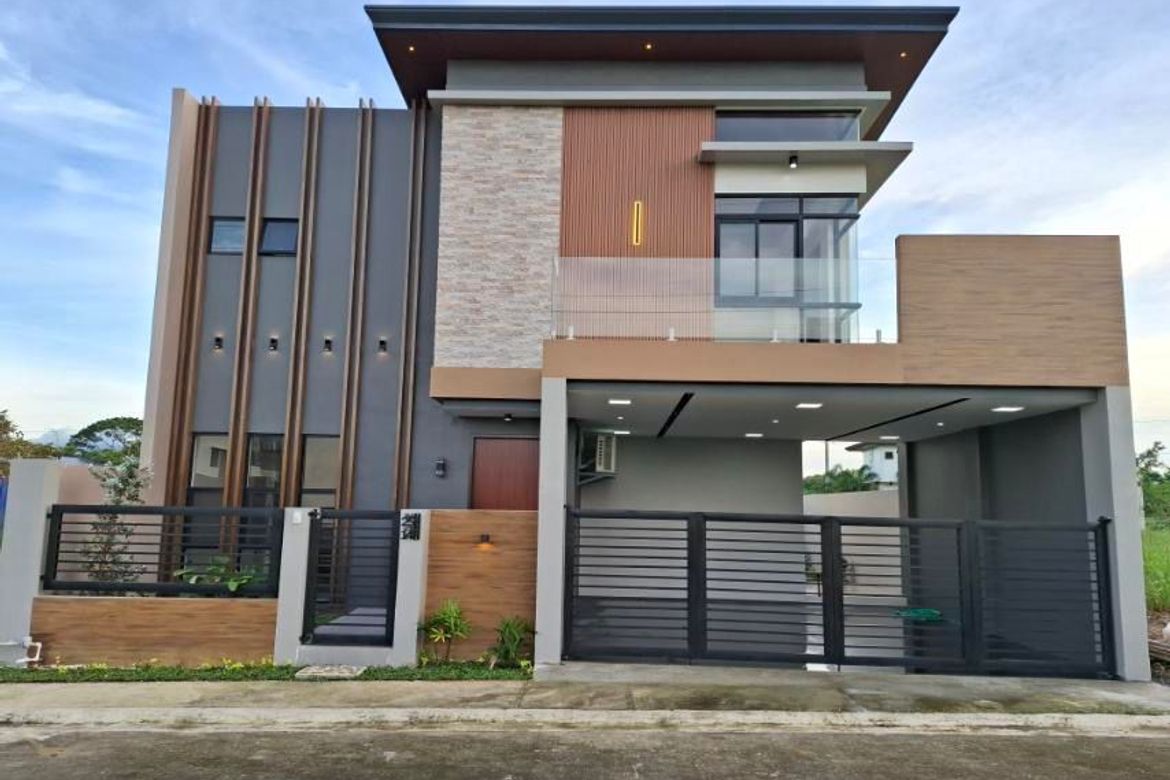 4 Bedroom House for Sale in Santa Cruz, Santa Maria, Bulacan