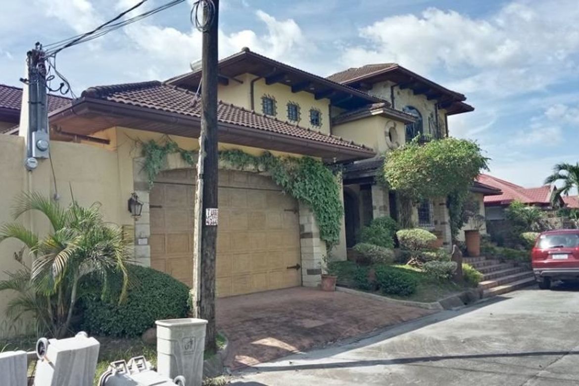 4 Bedroom House for Sale in Santo Domingo, Angeles, Pampanga