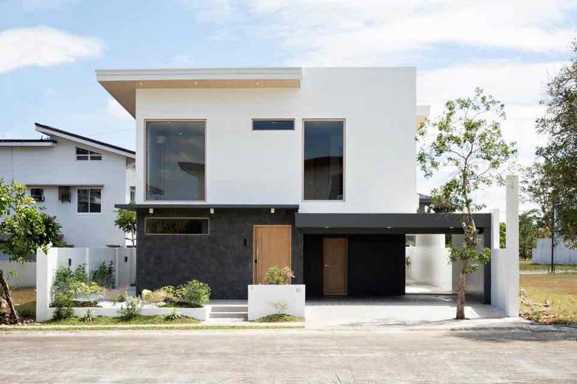 4 Bedroom House for Sale in Santo Domingo, Santa Rosa, Laguna