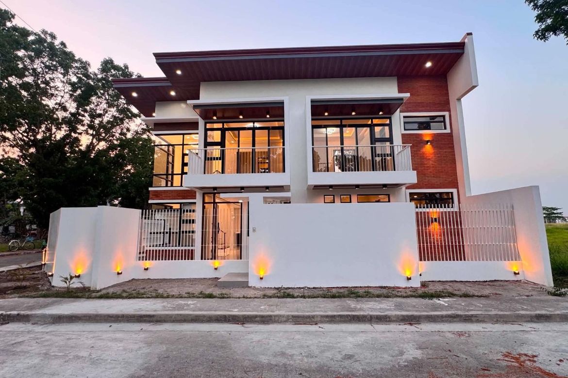 4 Bedroom House for Sale in Santo Rosario, San Fernando, Pampanga