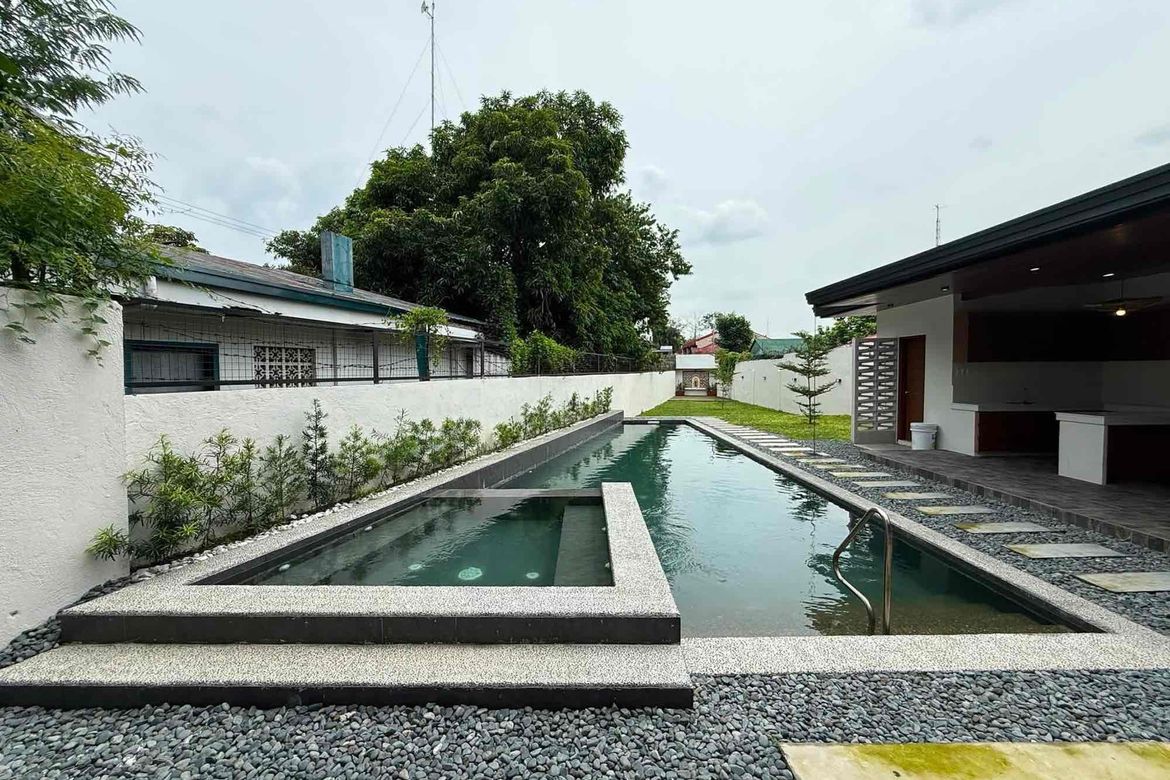 4 Bedroom House for Sale in Santo Rosario, San Fernando, Pampanga