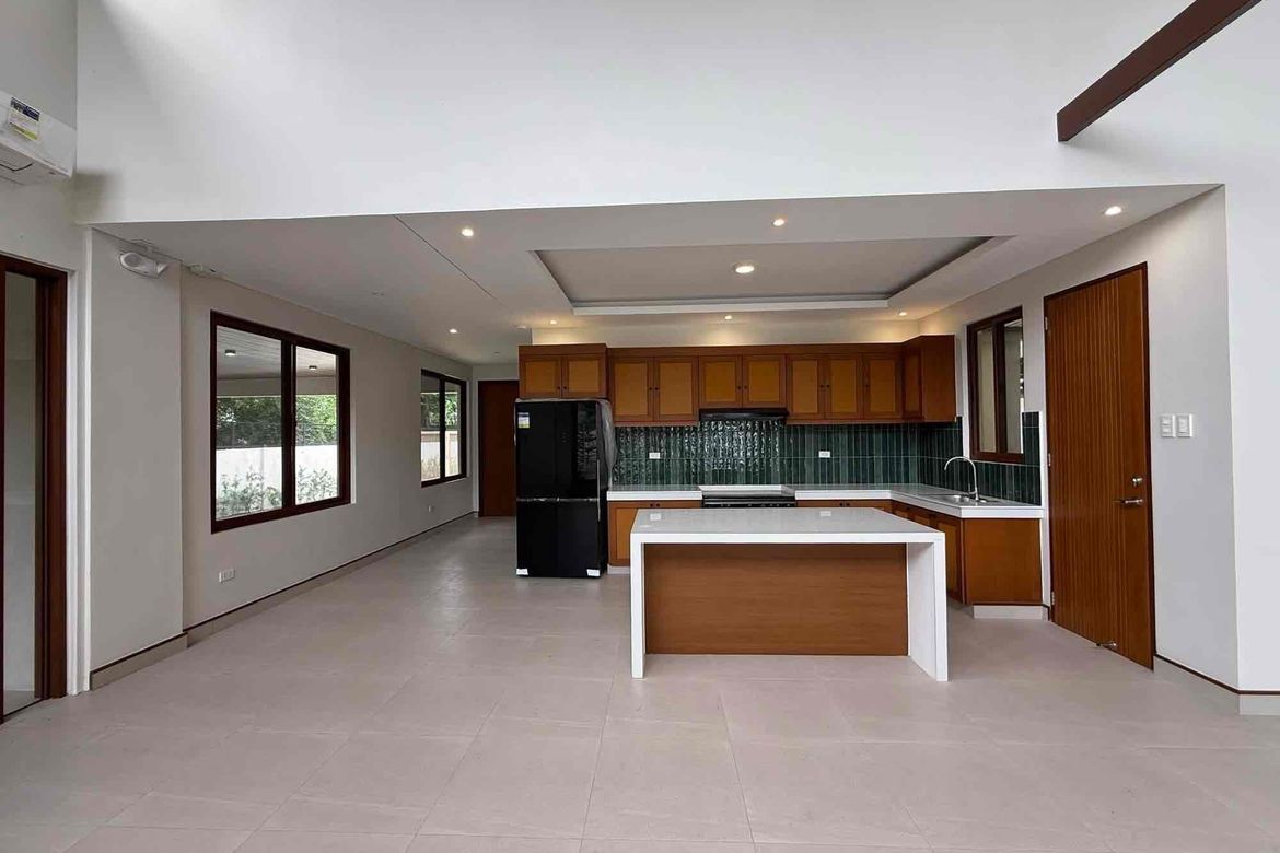 4 Bedroom House for Sale in Santo Rosario, San Fernando, Pampanga – photo 3