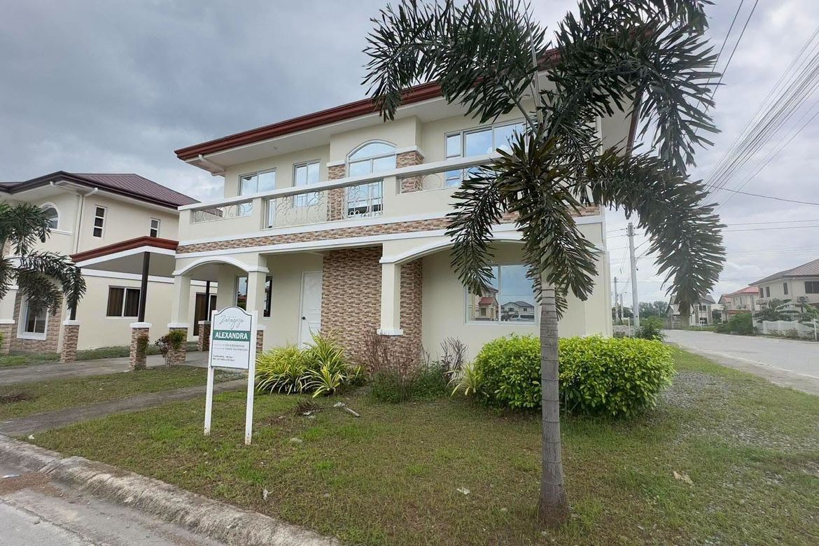 4 Bedroom House for Sale in Sapalibutad, Angeles, Pampanga