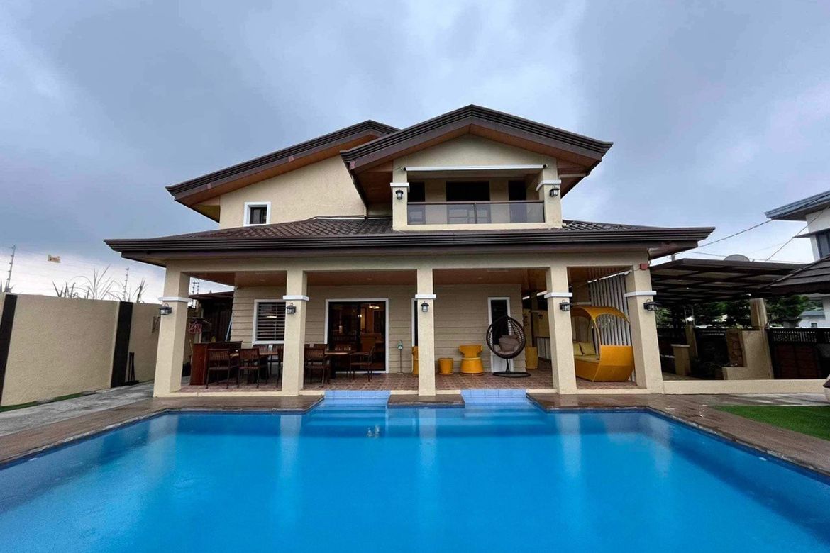 4 Bedroom House for Sale in Silang Junction North, Tagaytay, Cavite